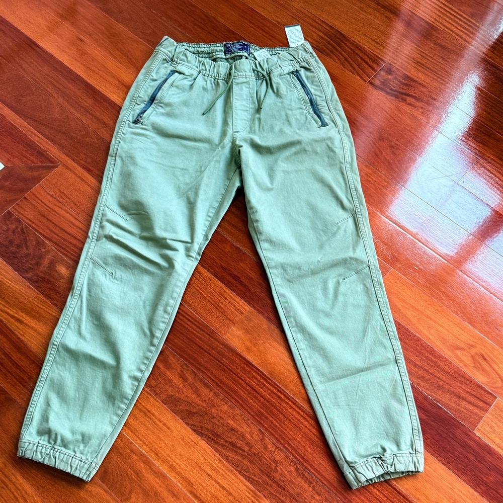 NWT Abercrombie & Fitch Men’s Olive Stretch Jogger Pant Size Small
